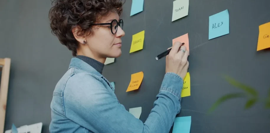 WordPress development team structure comparison for agencies